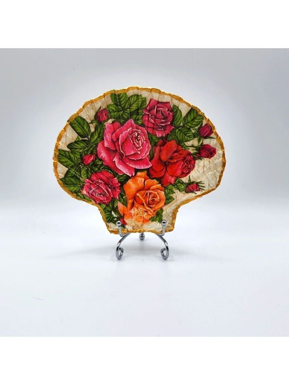 Decoupage Scalloped shell Bouquet of Flowers
